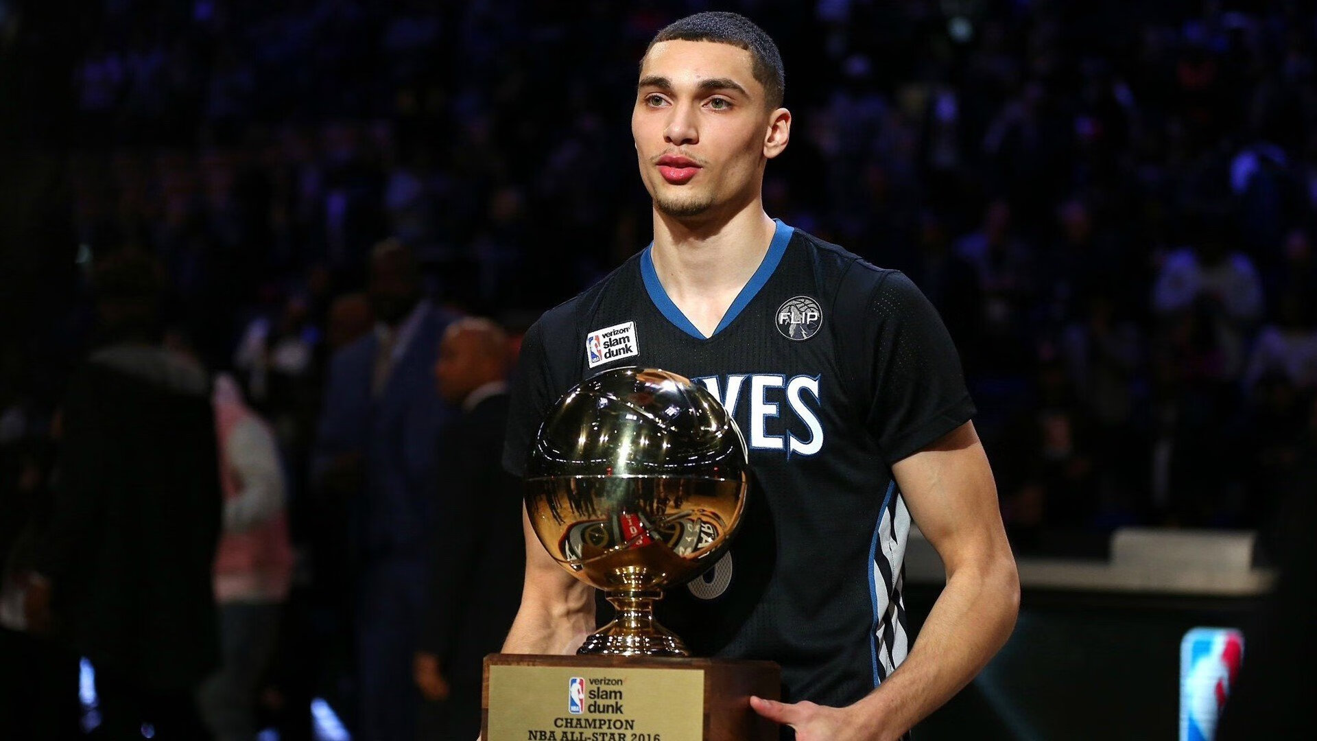 威少三分9中5却正负值-28，雷霆内线强势击溃国王，威少投中三分