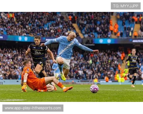 曼城门将扑救令人叹服，媒体评为最佳表现，曼城队门将