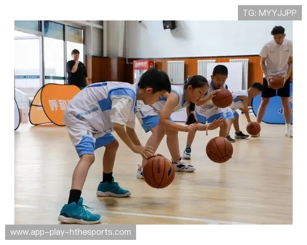 青少年篮球训练注重体能与技术并重，青少年篮球体能训练注意事项