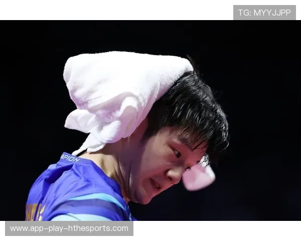 真正的樊振东归来，反手球技无人能敌，樊振东反手练球视频